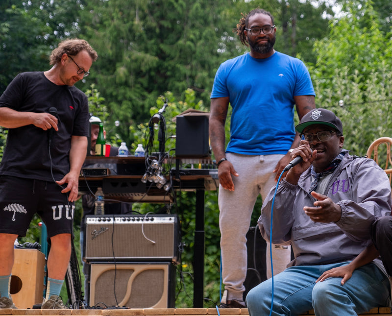 Maarius81, Nironic, and Khingz perform "Sisyphean"